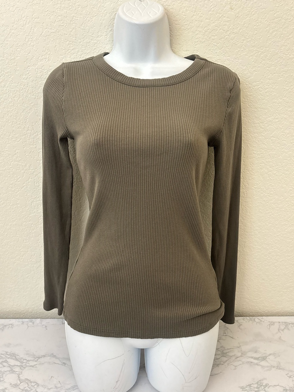 Maurices 24/7 Shirt Womens S Gray Ribbed Long Sleeve Round Neck Tee Pullover